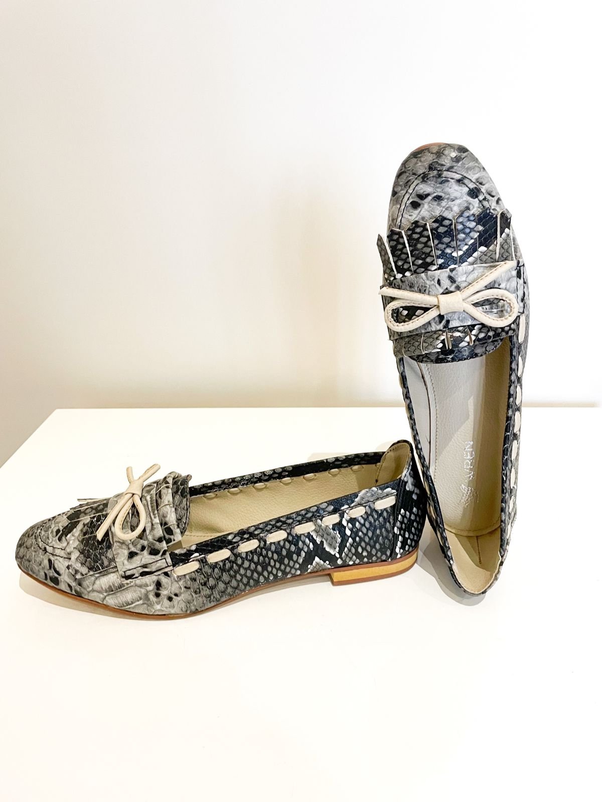 Pattern Loafers – Grey & Beige